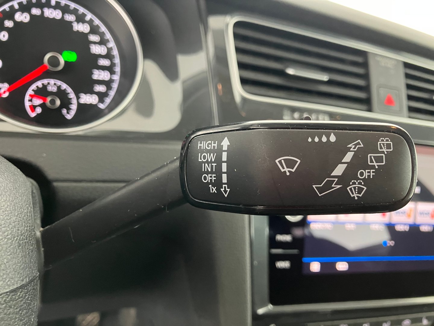 VW Golf Variant Trendline TDI | Bild 8 von 18