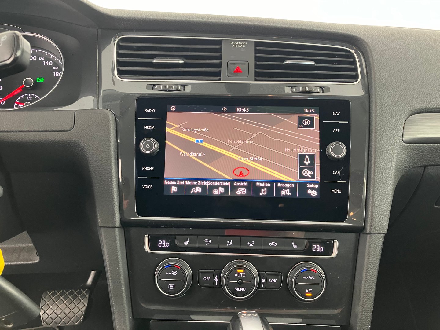 VW Golf Variant Trendline TDI | Bild 11 von 18