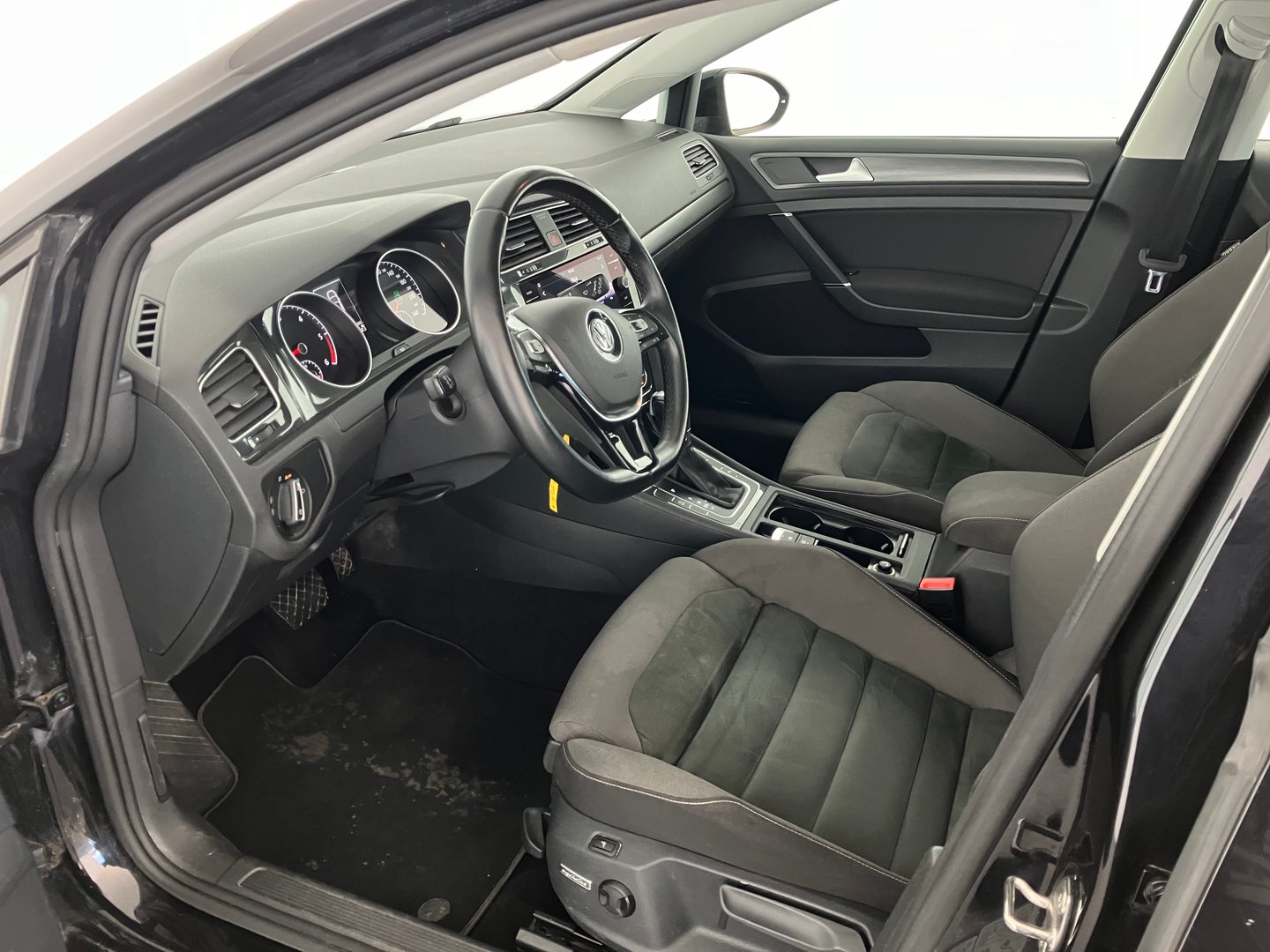 VW Golf Variant Trendline TDI | Bild 4 von 18