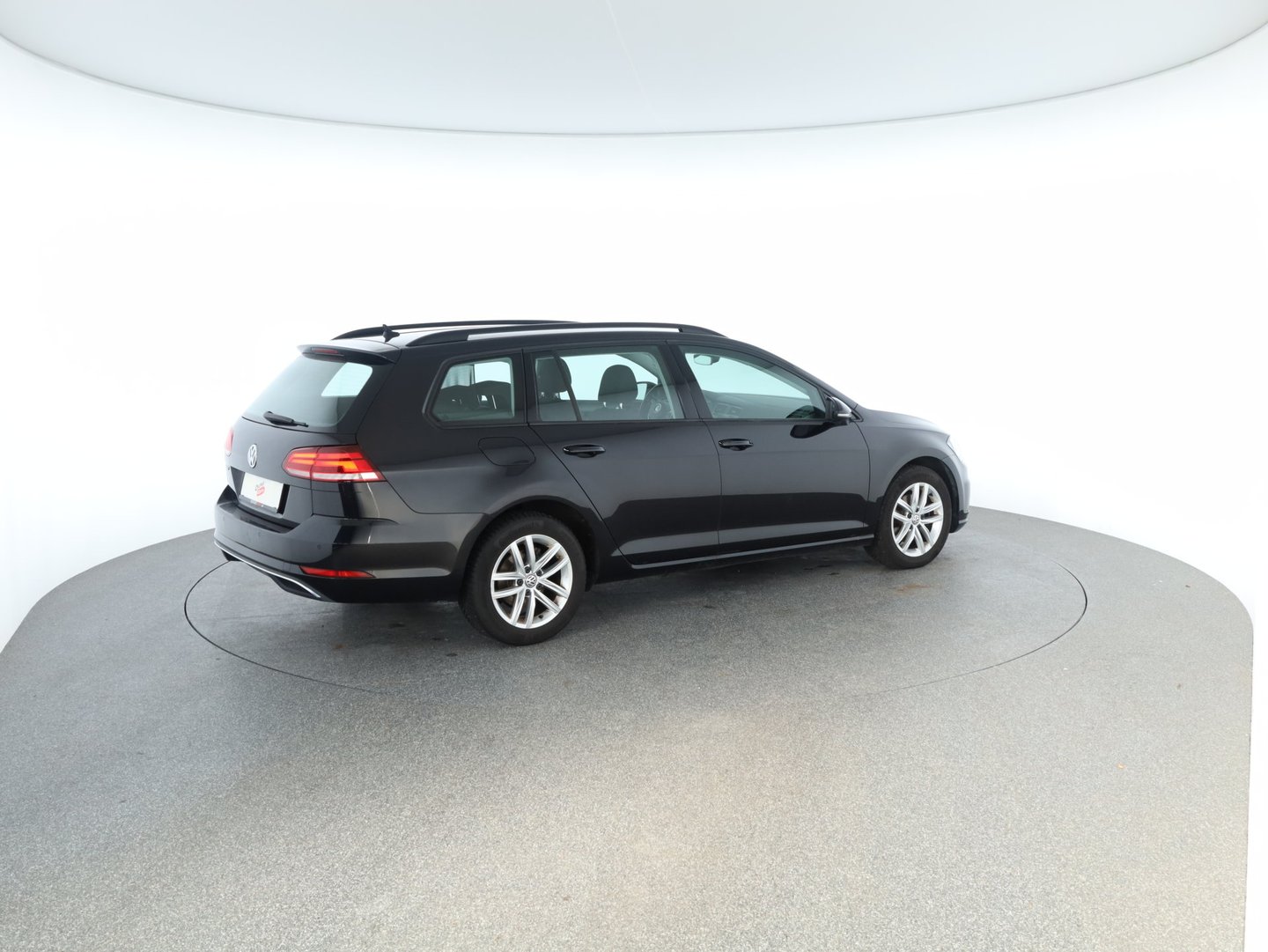 VW Golf Variant Trendline TDI | Bild 2 von 18
