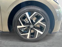 VW ID.3 Neo Life 125 kW - 50 kWh in Dark Olivine Green Metallic
