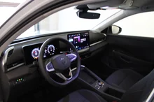 VW T-Roc Life eTSI DSG in Pure White Dach Black Uni