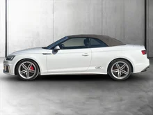 Audi A5 Cabriolet 40 TFSI S line in GLETSCHERWEISS METALLIC