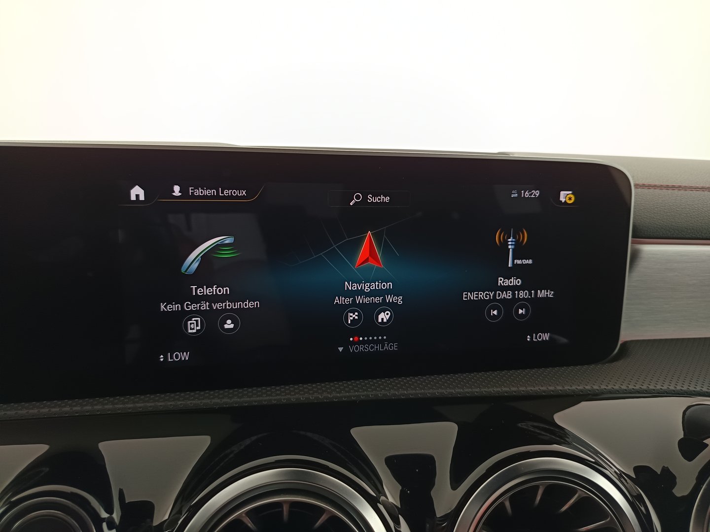 Mercedes CLA 180 d Shooting Brake | Bild 18 von 35