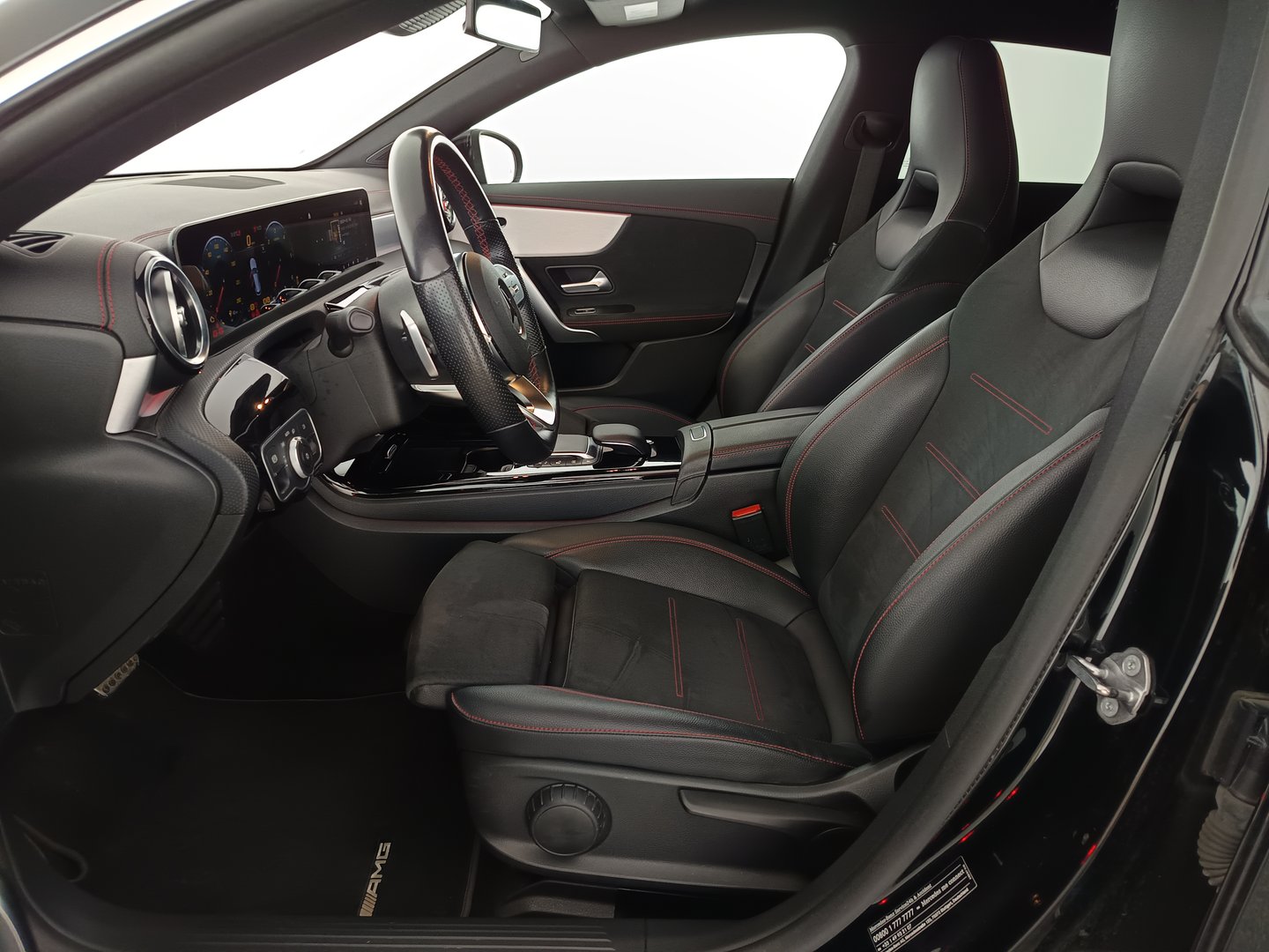 Mercedes CLA 180 d Shooting Brake | Bild 13 von 35