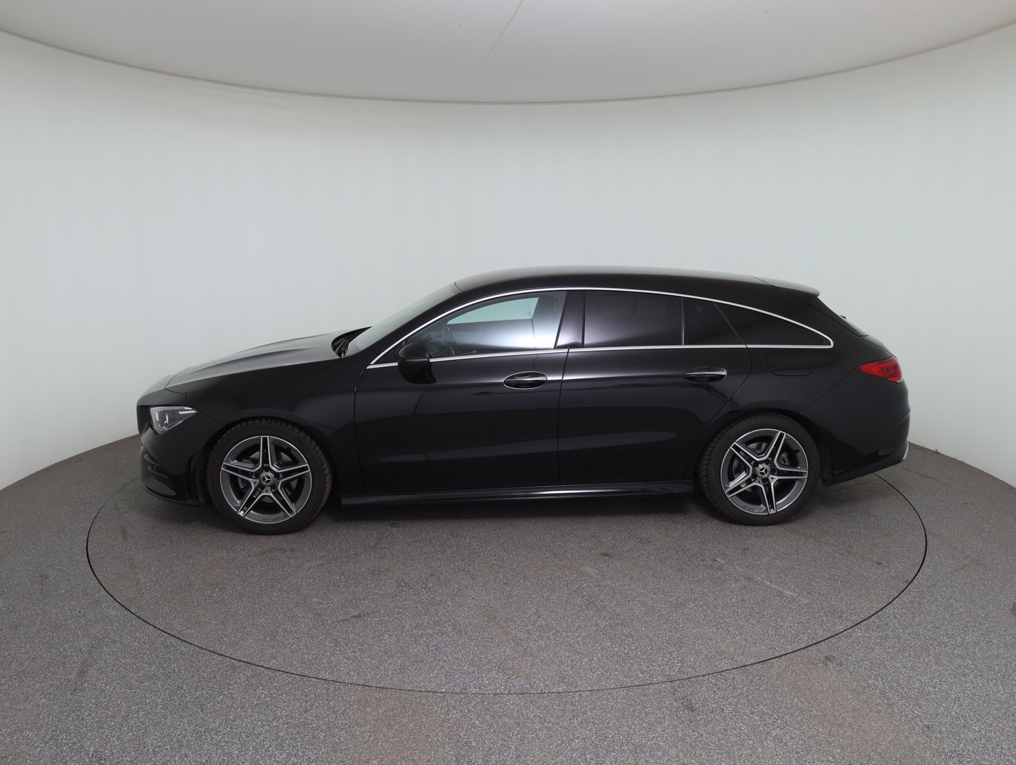 Mercedes CLA 180 d Shooting Brake | Bild 8 von 35