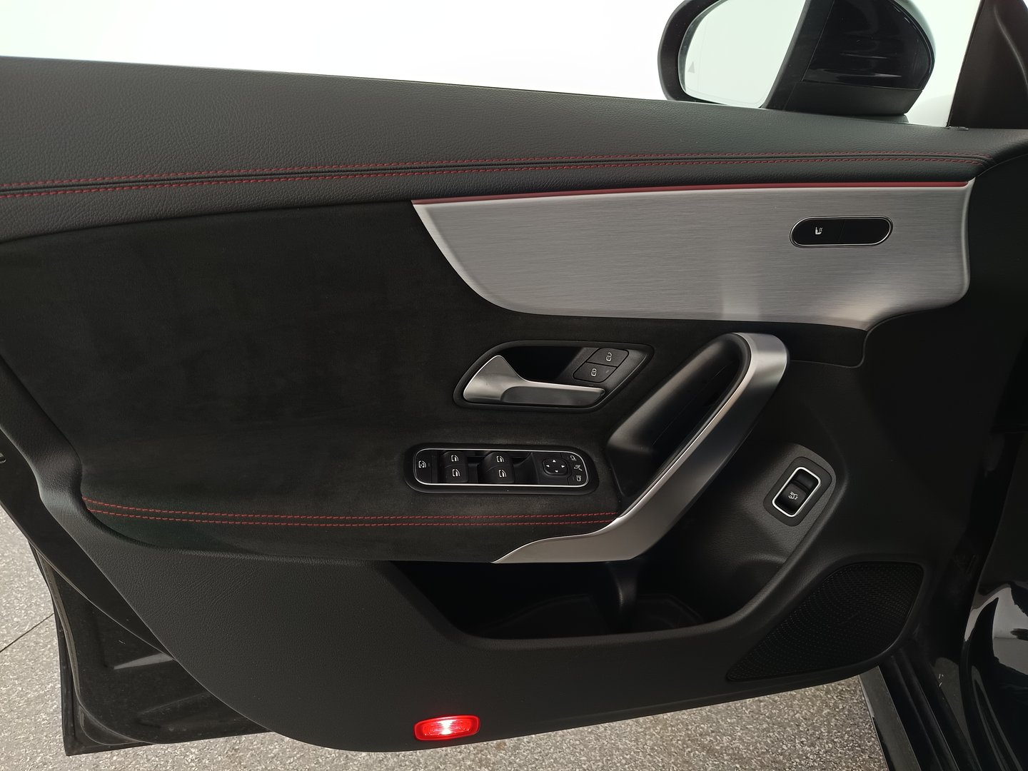 Mercedes CLA 180 d Shooting Brake | Bild 10 von 35