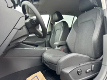 VW Golf Rabbit mHEV DSG in Grenadillschwarz Metallic