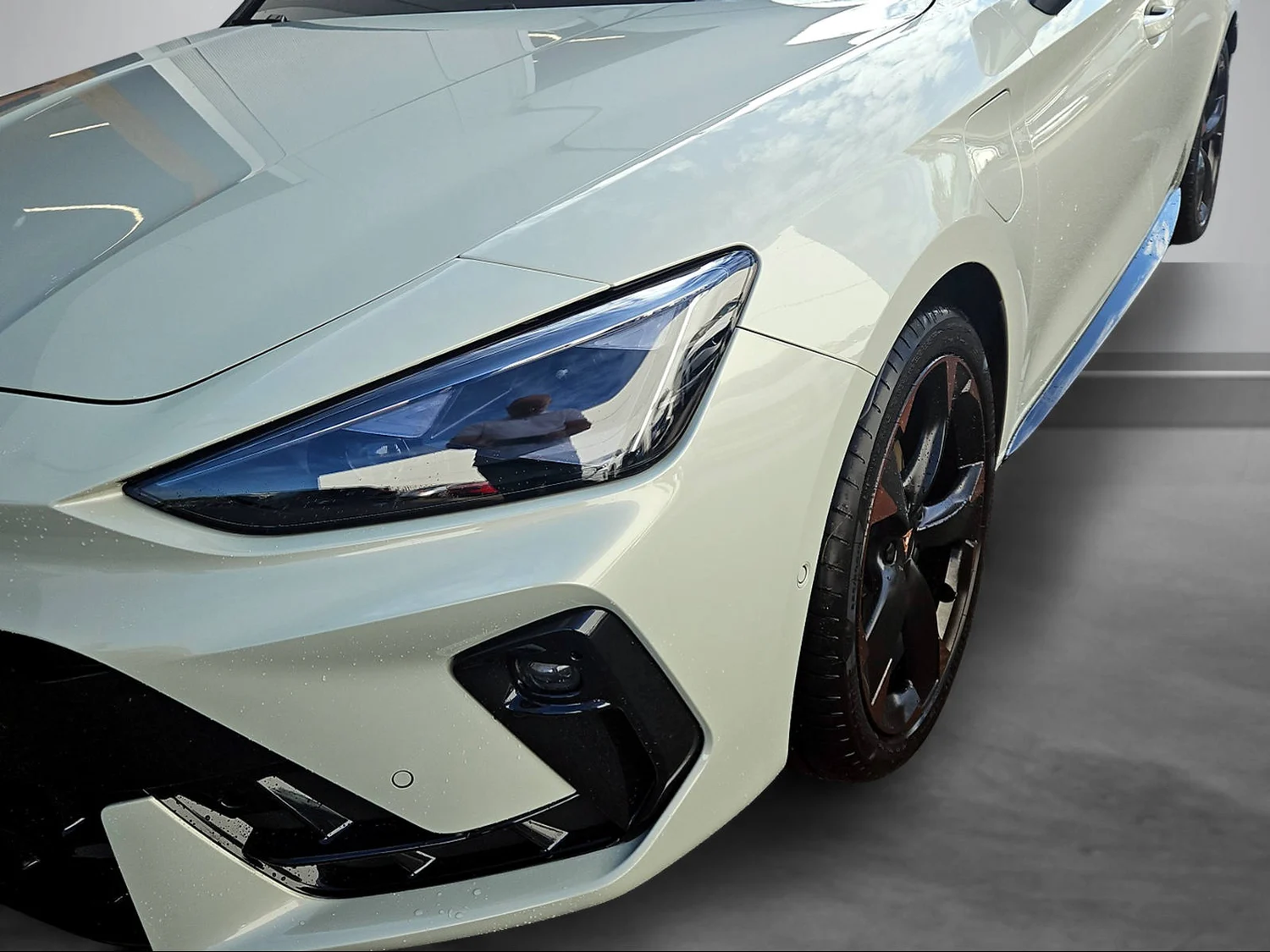 Bild eines Leon SP Kombi e-HYBRID 150/204