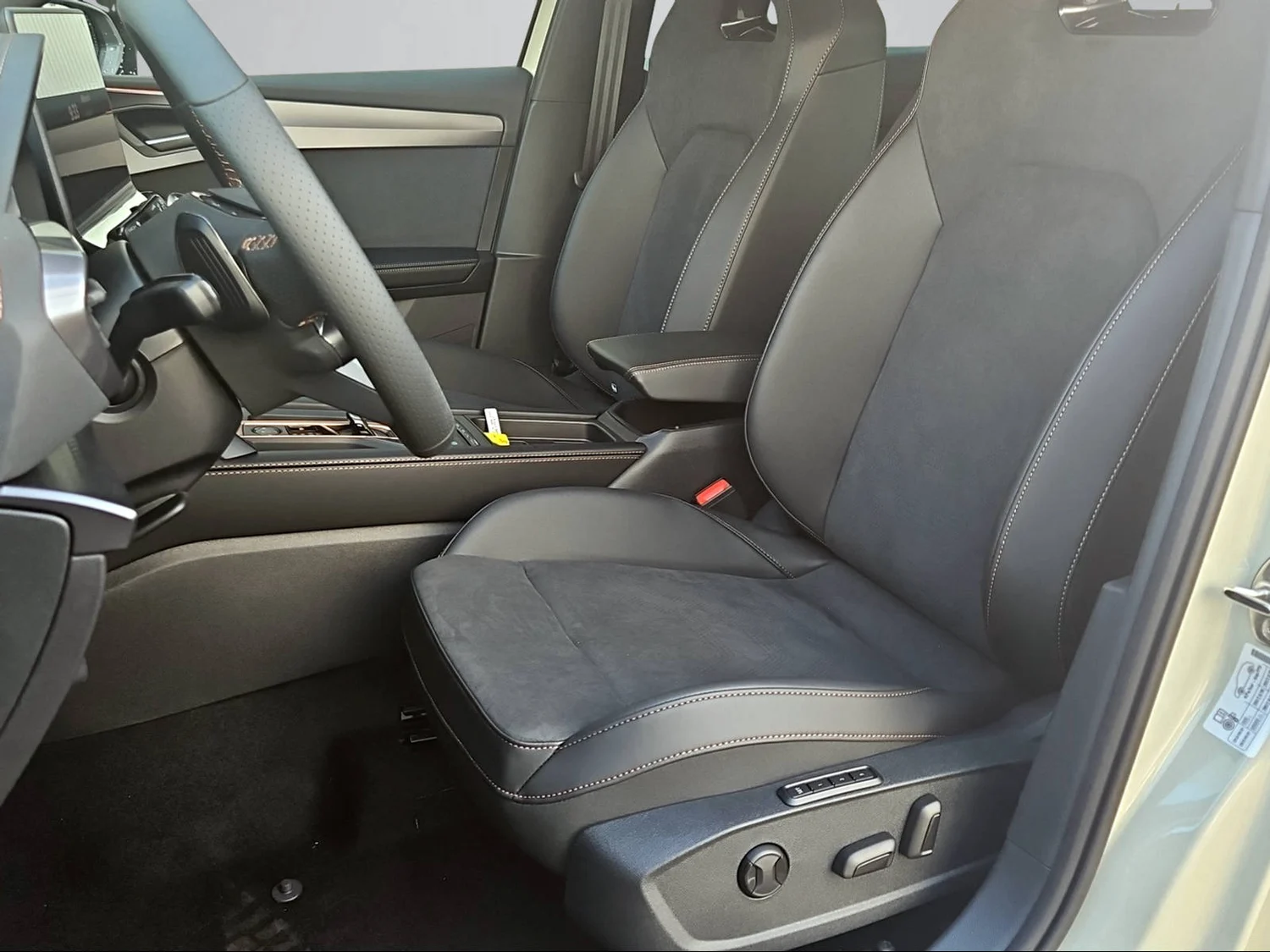 Bild eines Leon SP Kombi e-HYBRID 150/204