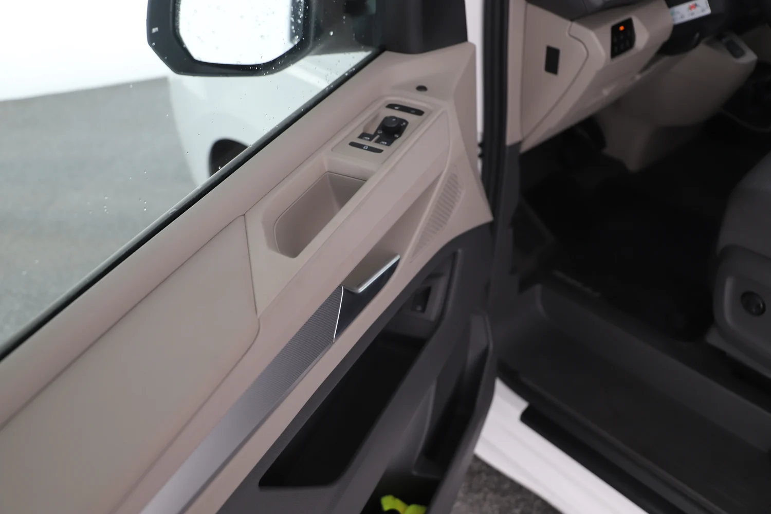 Bild eines VW California Beach eHybrid 180 kW 4M