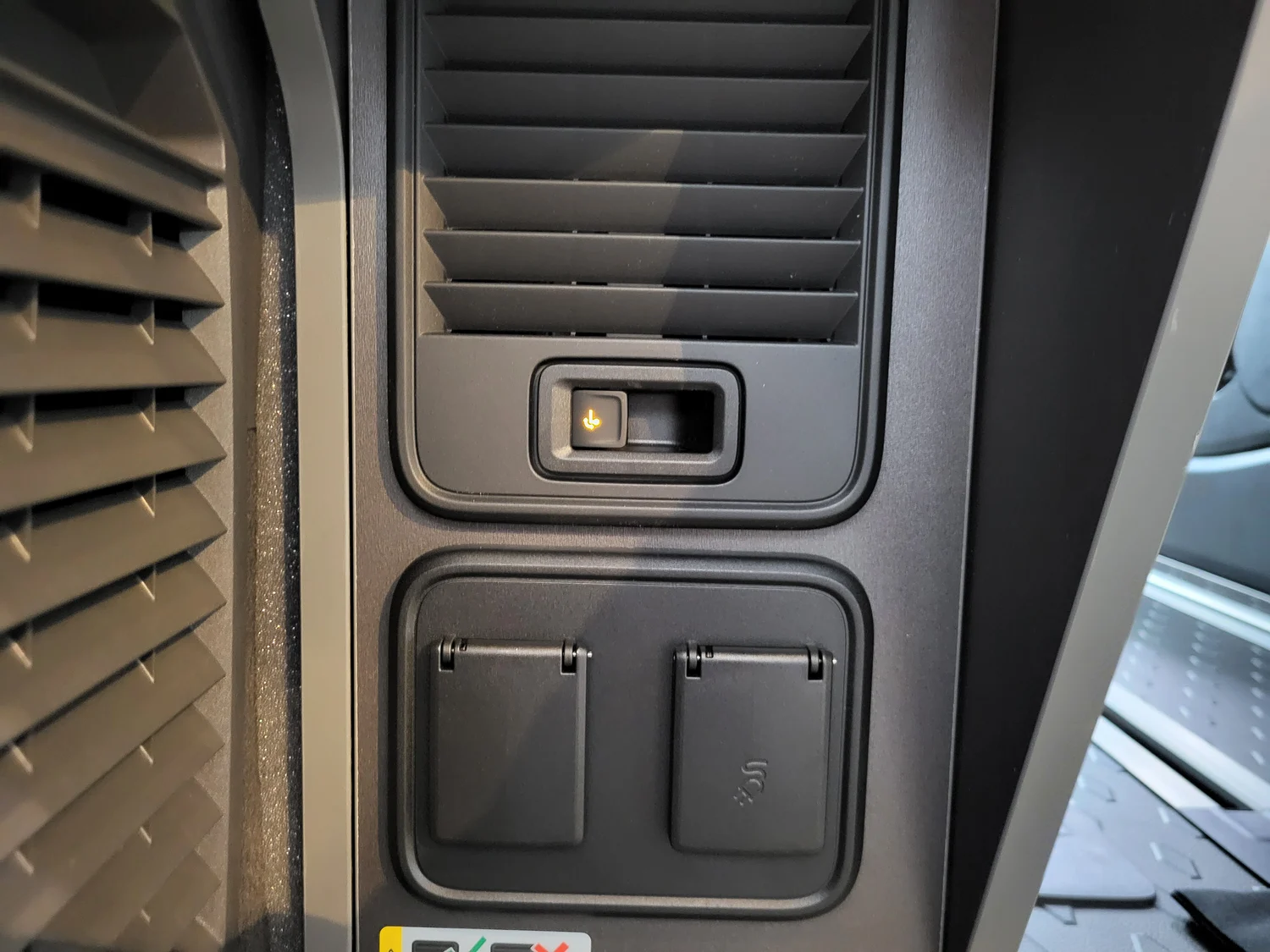 Bild eines VW California Beach eHybrid 180 kW 4M