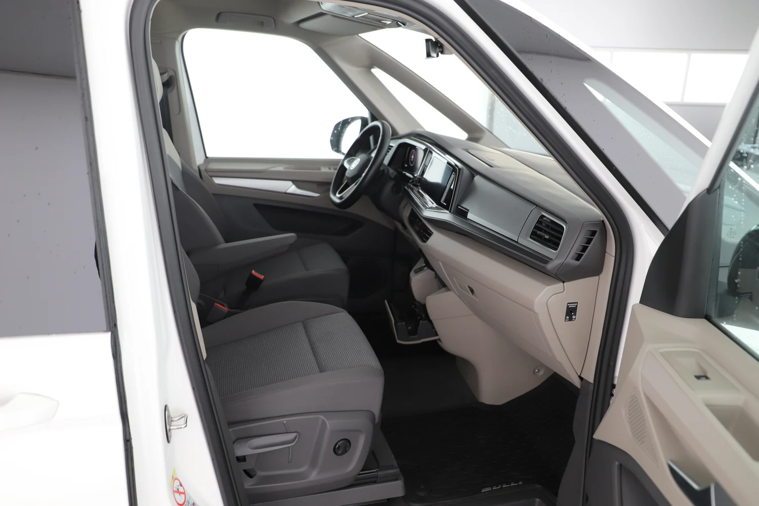 Bild eines VW California Beach eHybrid 180 kW 4M