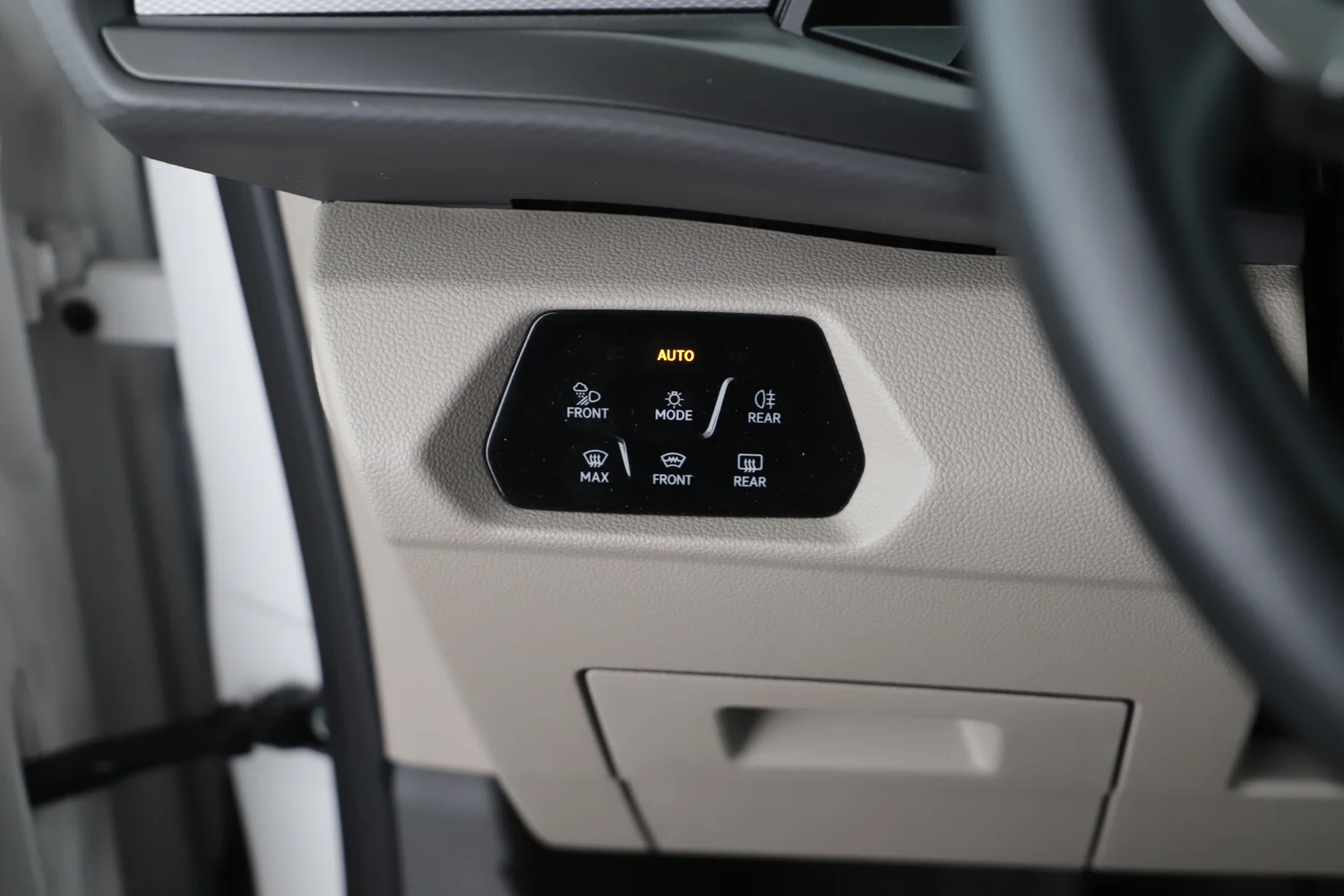 Bild eines VW California Beach eHybrid 180 kW 4M