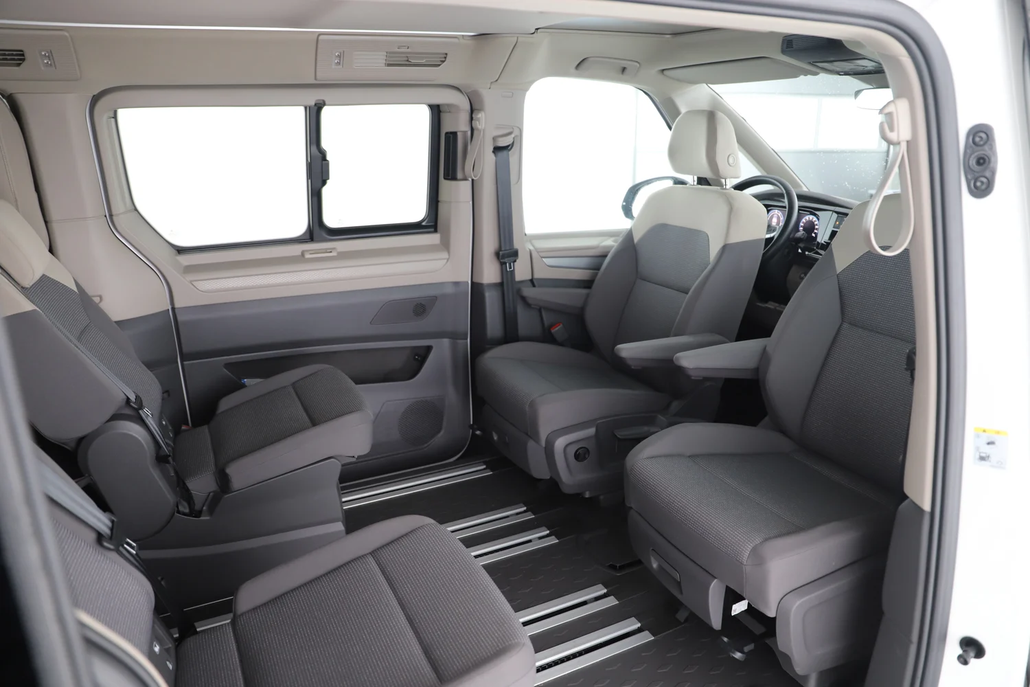 Bild eines VW California Beach eHybrid 180 kW 4M