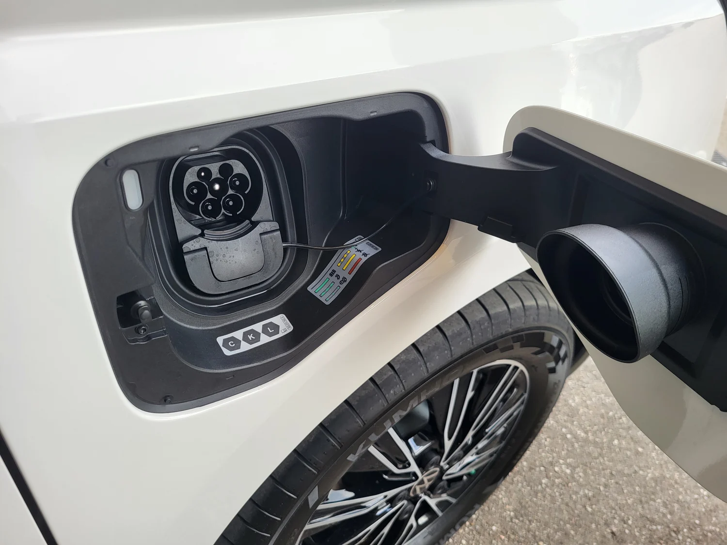 Bild eines VW California Beach eHybrid 180 kW 4M