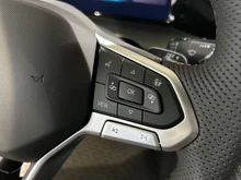 VW Golf R-Line mHEV TSI DSG in Oyster Silver Metallic Dach Schwarz