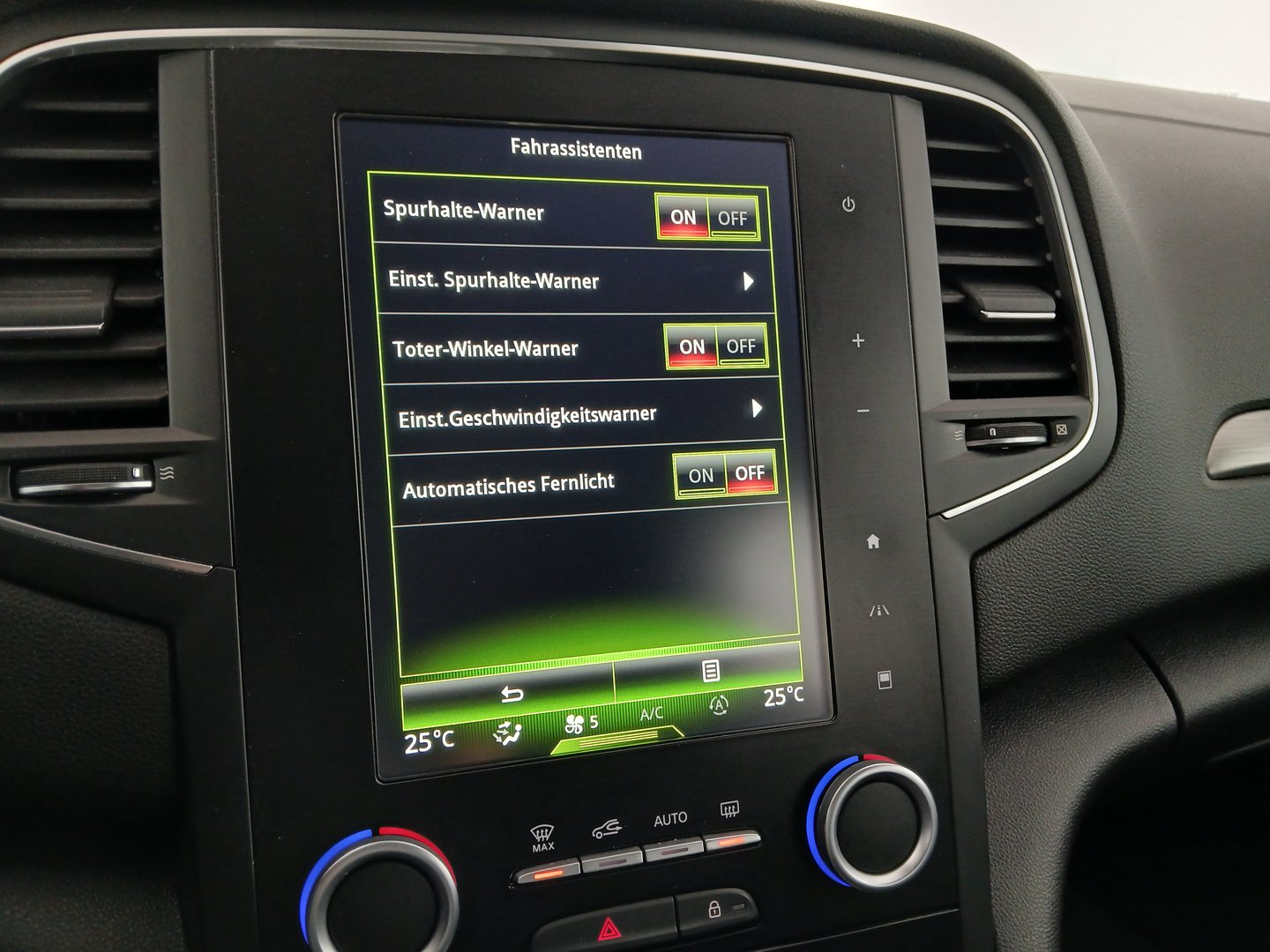 Renault Mégane Intens Energy TCe 130 EDC | Bild 20 von 27