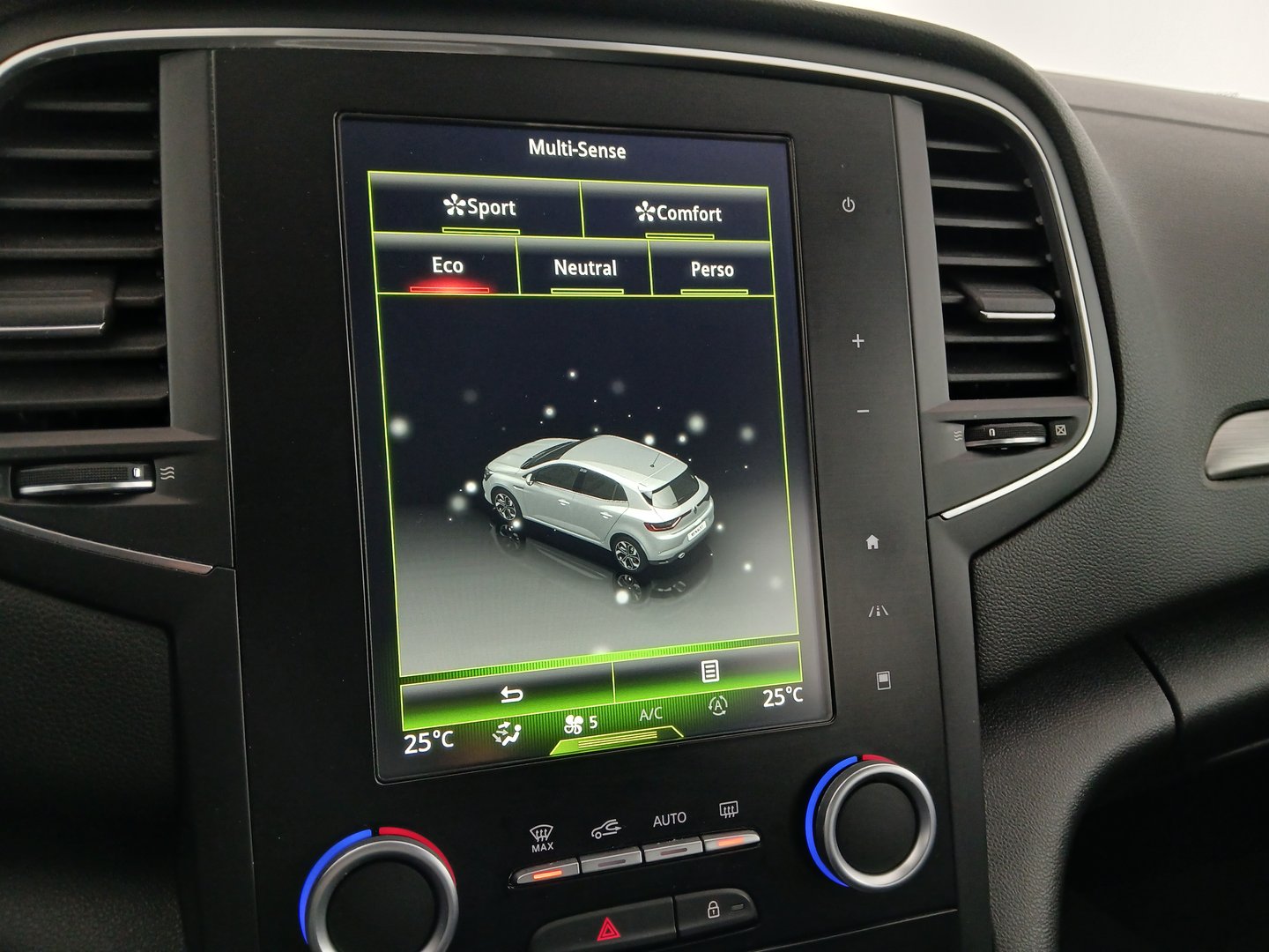 Renault Mégane Intens Energy TCe 130 EDC | Bild 19 von 27