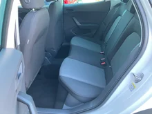 SEAT Arona Reference Edition 1.0 TSI in Candy-Weiß