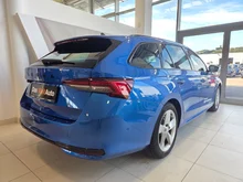 Škoda Octavia Combi Sportline TDI DSG in Race-Blau Metallic