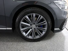 VW Passat Variant GTE Variant in Uranograu
