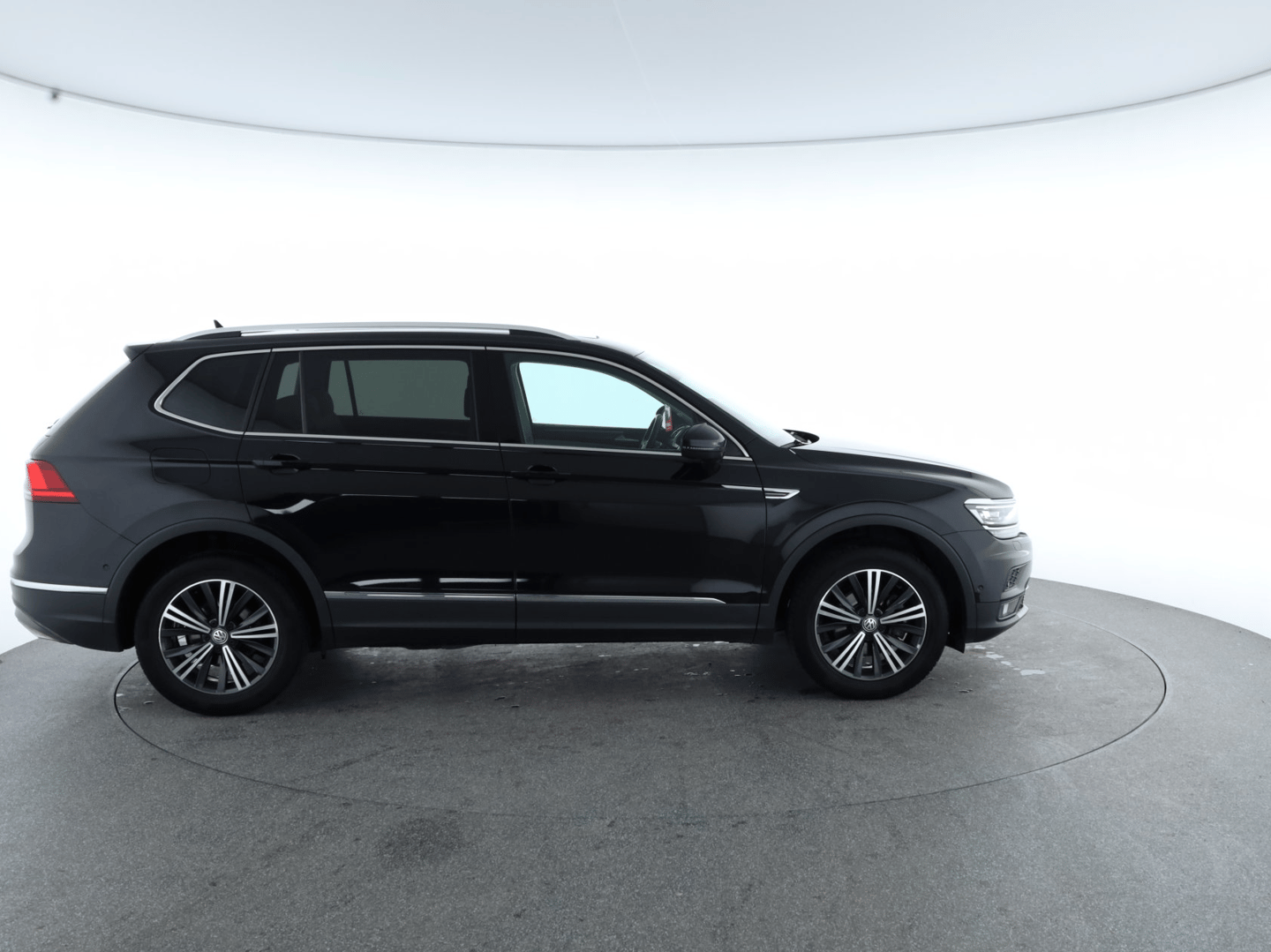 VW Tiguan Allspace Highline TSI OPF DSG | Bild 4 von 11