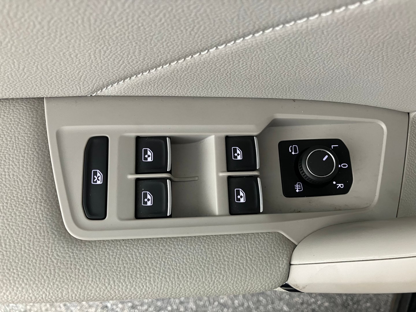 VW Tiguan Allspace Highline TSI OPF DSG | Bild 4 von 17