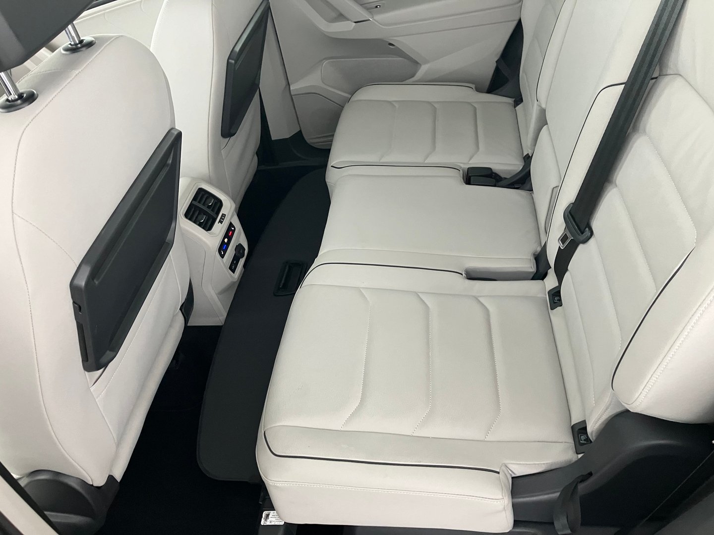 VW Tiguan Allspace Highline TSI OPF DSG | Bild 13 von 17