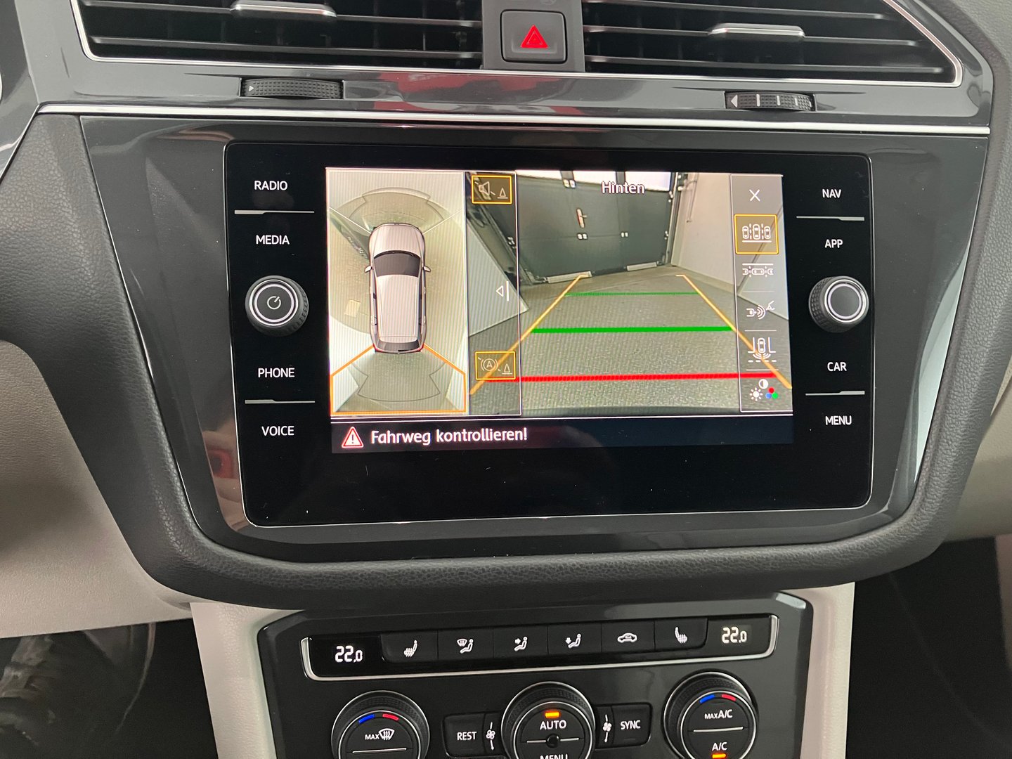 VW Tiguan Allspace Highline TSI OPF DSG | Bild 12 von 17