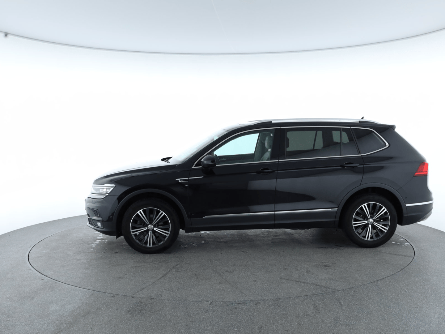VW Tiguan Allspace Highline TSI OPF DSG | Bild 8 von 11