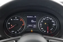Audi Q2 35 TDI S line in GLETSCHERWEISS METALLIC
