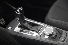 Audi Q2 35 TDI S line in GLETSCHERWEISS METALLIC
