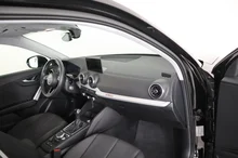 Audi Q2 35 TFSI intense in schwarz - metallic