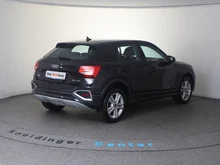 Audi Q2 35 TFSI intense in schwarz - metallic