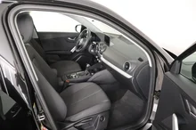 Audi Q2 35 TFSI intense in schwarz - metallic