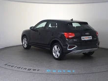 Audi Q2 35 TFSI intense in schwarz - metallic