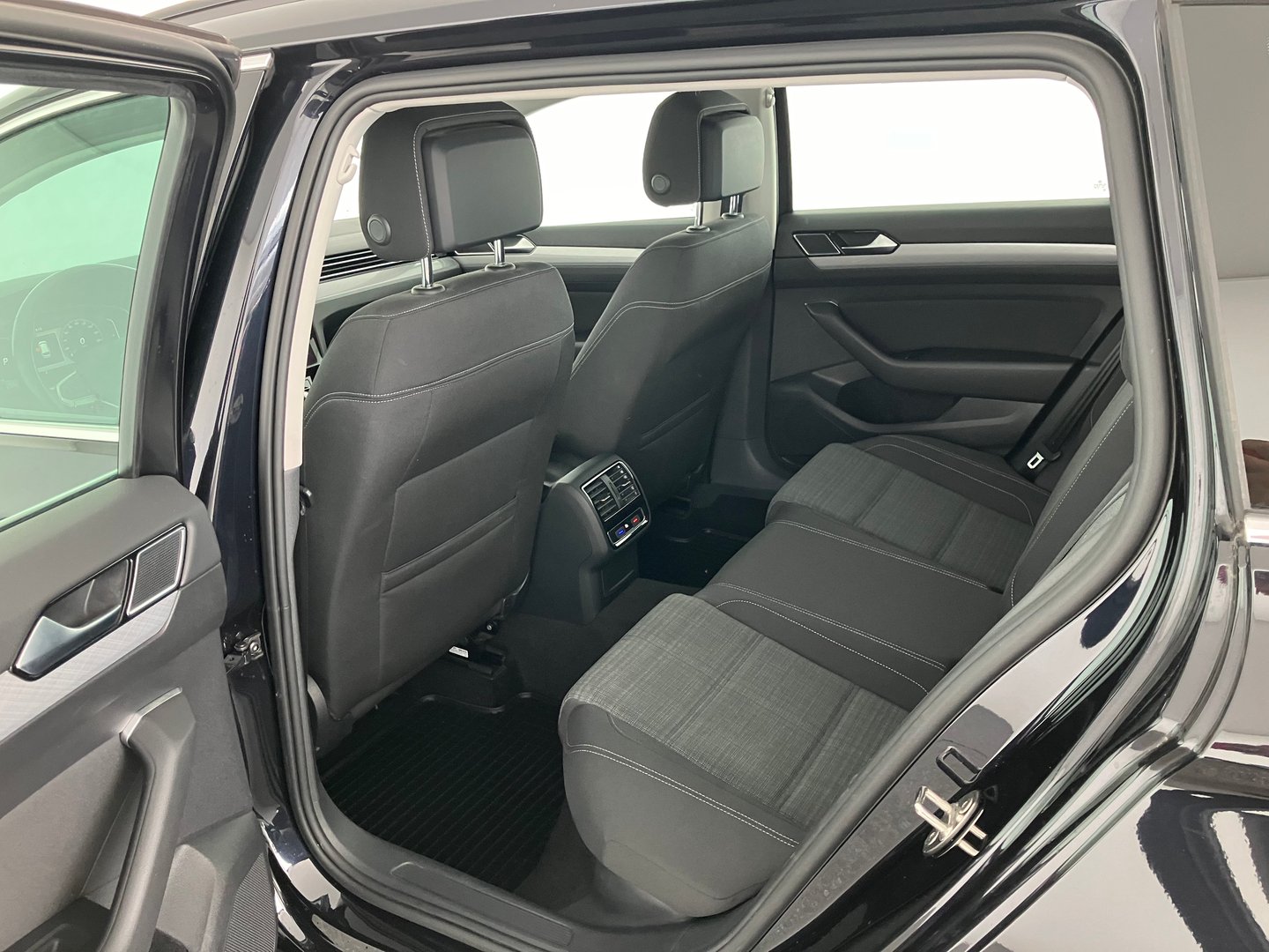VW Passat Variant Business TDI DSG | Bild 18 von 22