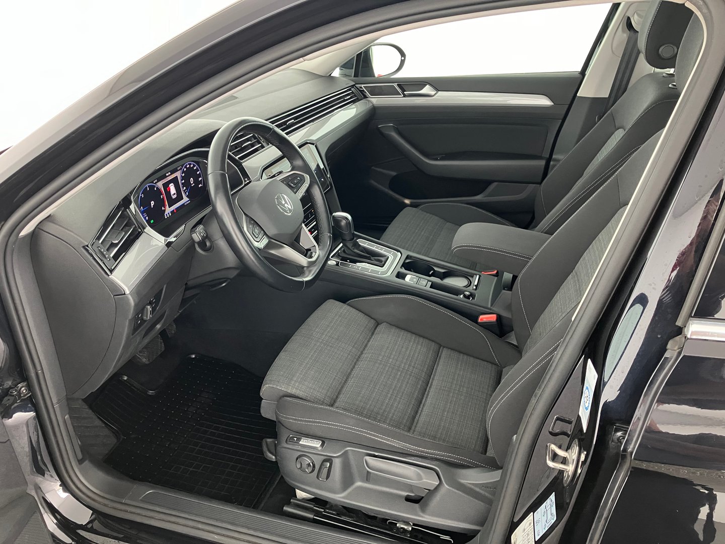 VW Passat Variant Business TDI DSG | Bild 7 von 22