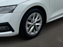 Škoda Octavia Combi Style TDI DSG in  Moon-Weiss Metallic