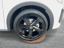 VW T-Roc R-Line eTSI DSG in Pure White Dach Black Uni