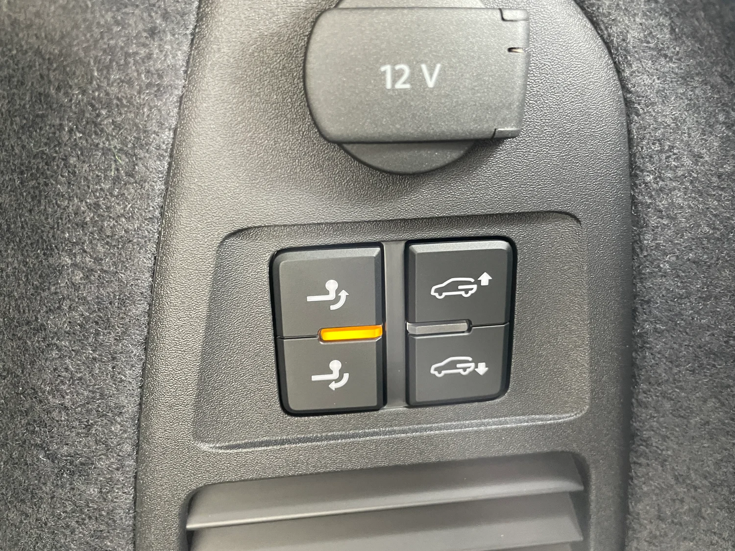 Bild eines VW Touareg R eHybrid TSI 4M. Final Edition