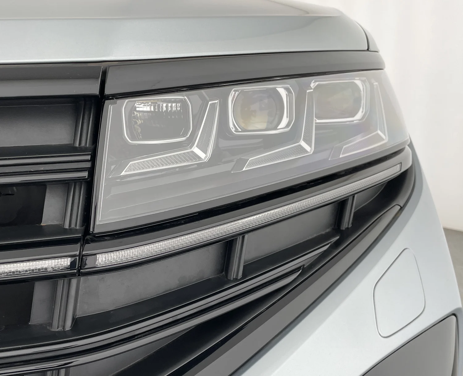 Bild eines VW Touareg R eHybrid TSI 4M. Final Edition