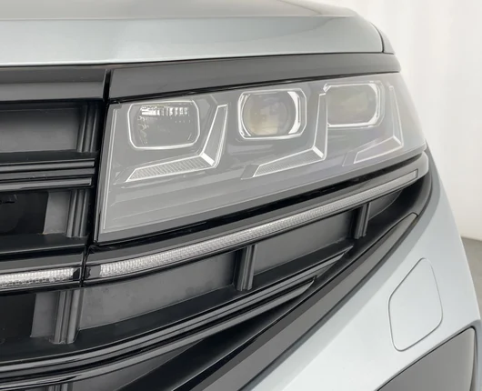 Bild eines VW Touareg R eHybrid TSI 4M. Final Edition