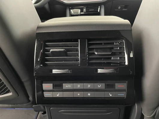 Bild eines VW Touareg R eHybrid TSI 4M. Final Edition