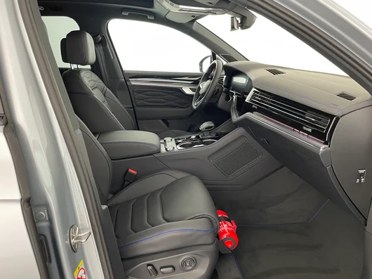 Bild eines VW Touareg R eHybrid TSI 4M. Final Edition