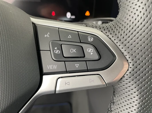 Bild eines VW Touareg R eHybrid TSI 4M. Final Edition