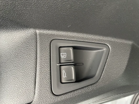 Bild eines VW Touareg R eHybrid TSI 4M. Final Edition