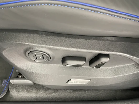 Bild eines VW Touareg R eHybrid TSI 4M. Final Edition