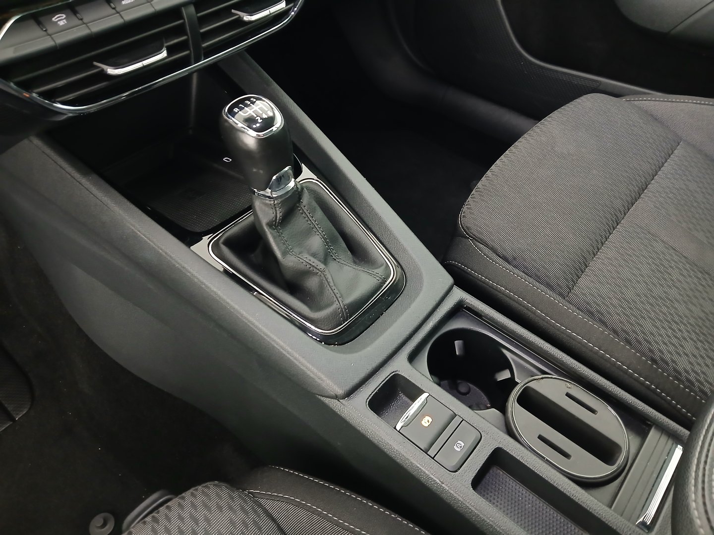 Škoda OCTAVIA Combi Premium TDI | Bild 28 von 33